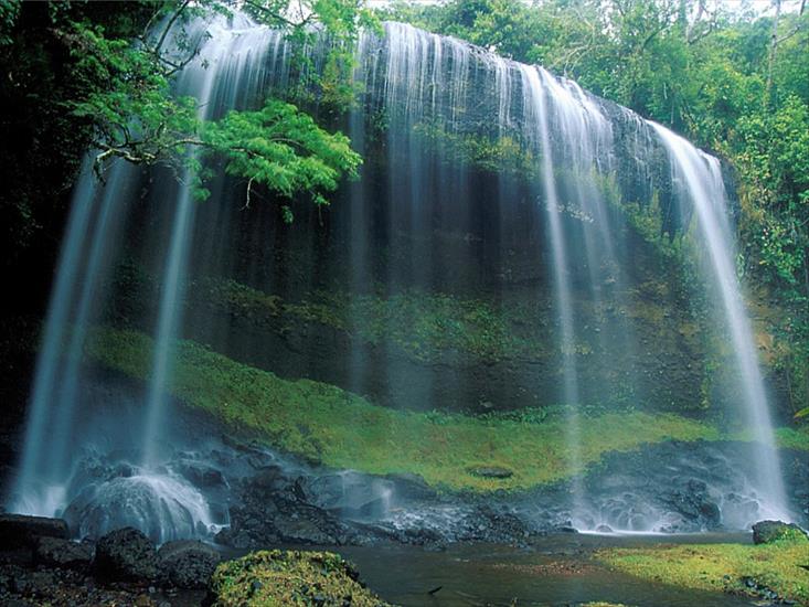 zachomikowane - waterfall__palau__micronesia.jpg